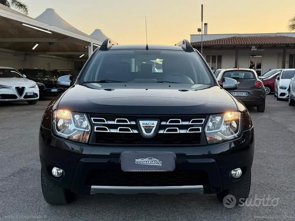 Usata Dacia Duster Lauréate 109 CV (80 kW) 2016 Nero SUV