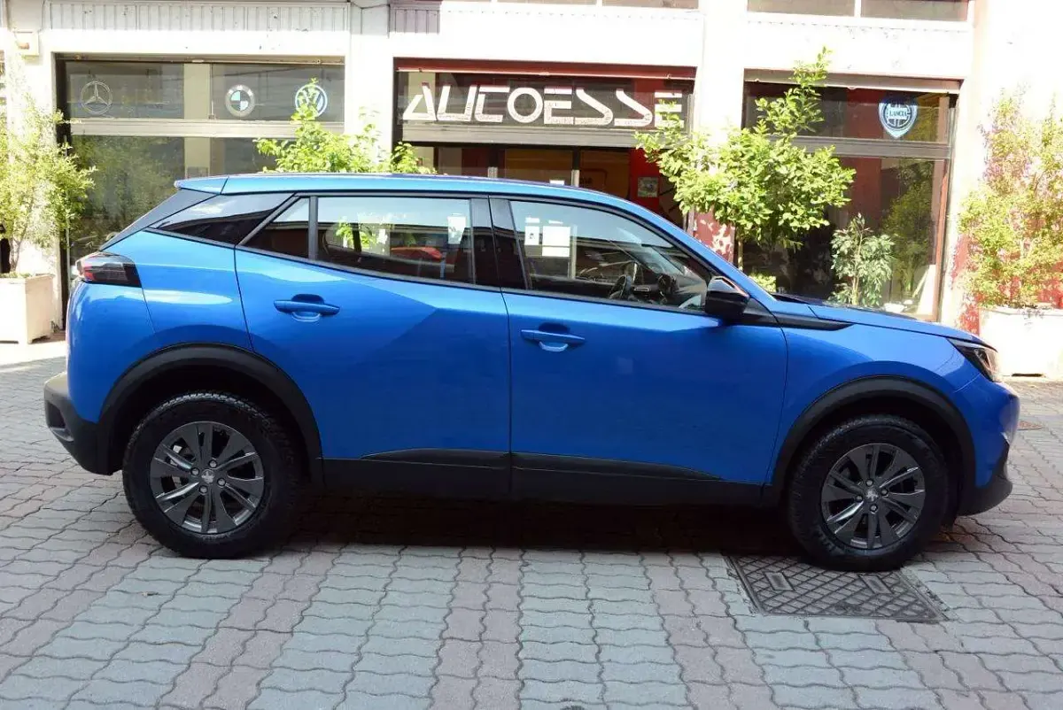 Usata Peugeot 2008 Active 101 CV (74 kW) 2022 Blu SUV