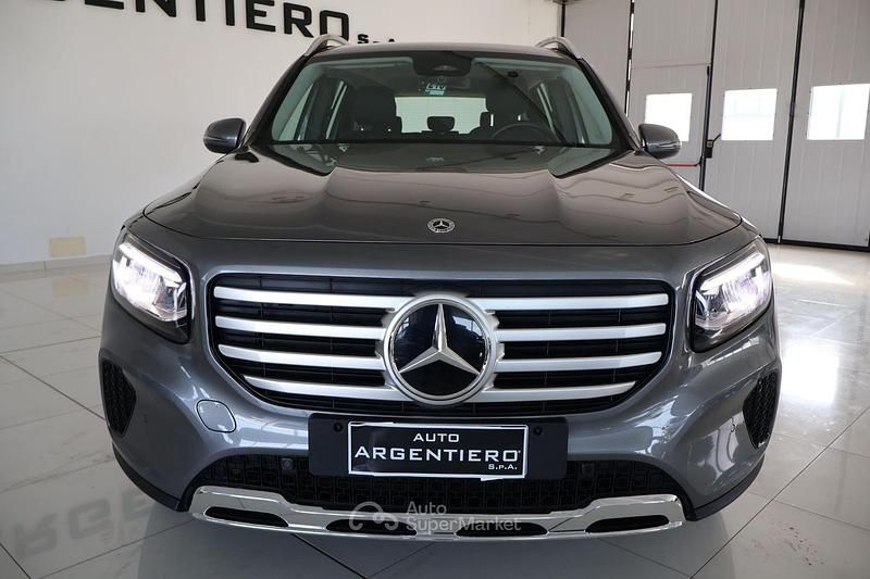 Usata Mercedes GLB180 Advanced 116 CV (85 kW) 2025 Grigio montagna met SUV