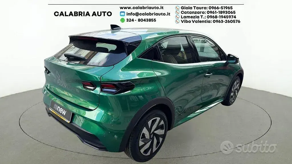 Nuova Renault Clio V Evolution 116 CV (85 kW) 2026 Verde Berlina