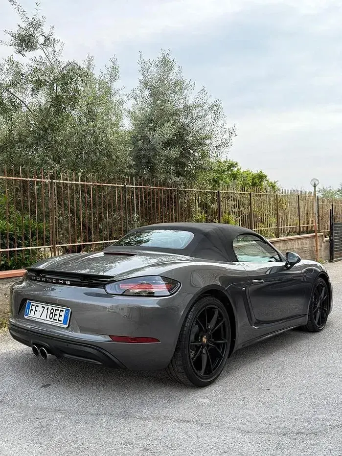 Usata Porsche 718 300 CV (220 kW) 2016 Grigio Cabrio