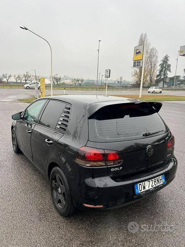 Nero Usata 2009 VW Golf Tre volumi | 4500 € - Immagine 1/4