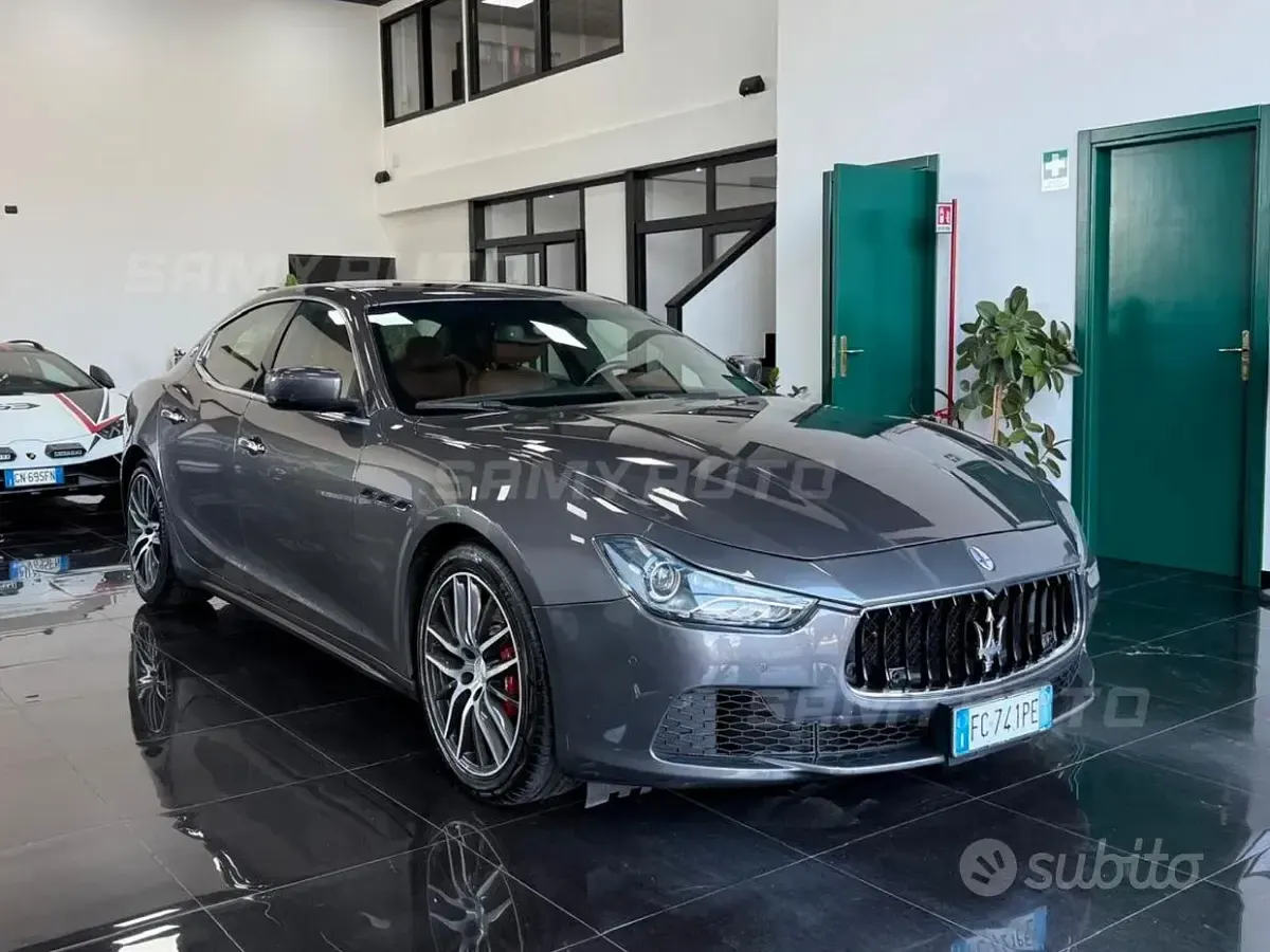 Usata Maserati Ghibli 250 CV (183 kW) 2016 Grigio Berlina