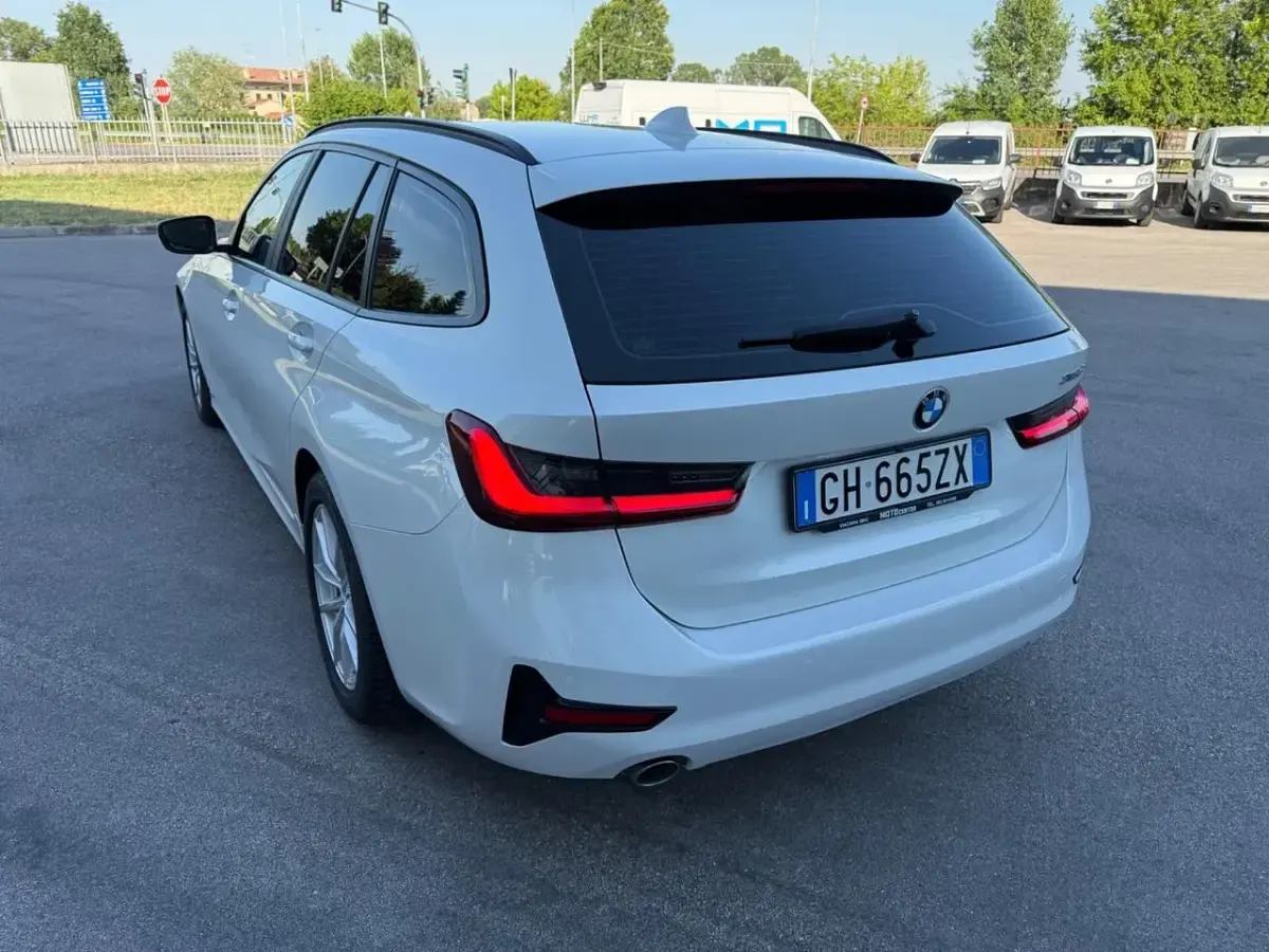 Usata BMW 316 Advantage 122 CV (89 kW) 2022 Bianco Station wagon