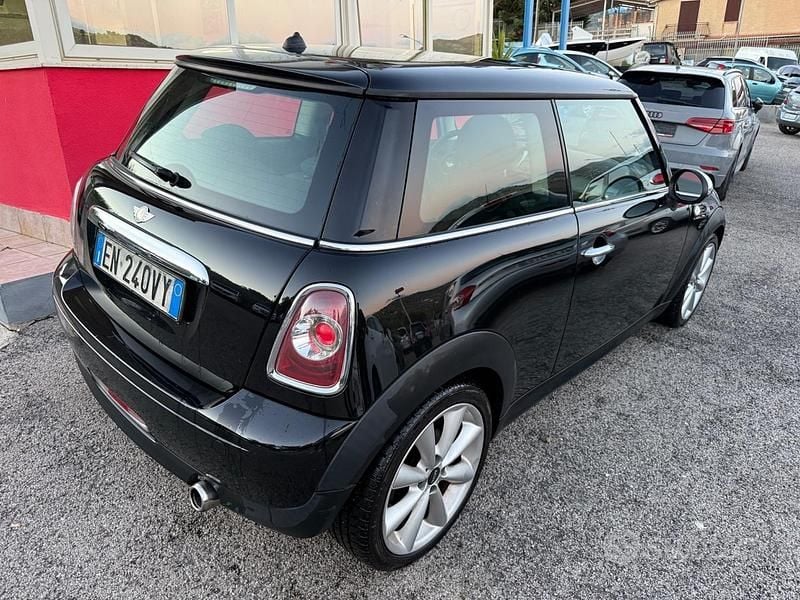 Usata Mini Cooper D 111 CV (81 kW) 2013 Nero Utilitaria