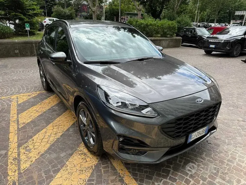 Usata Ford Kuga ST-Line 120 CV (88 kW) 2022 Grigio SUV