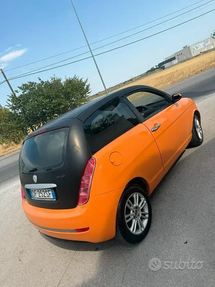 Usata Lancia Ypsilon 69 CV (50 kW) 2006 Arancione Utilitaria