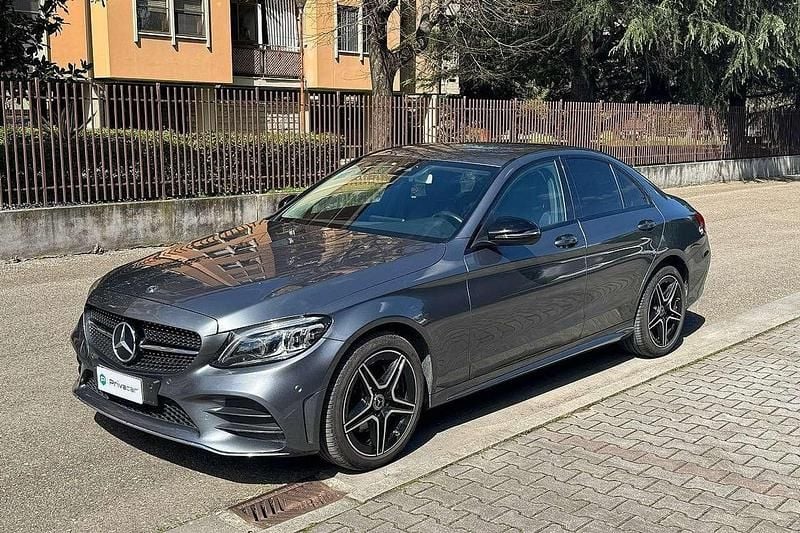 Grigio Usata 2020 Mercedes C220 Premium Tre volumi | 25.900 € (Buon prezzo) - Immagine 1/4