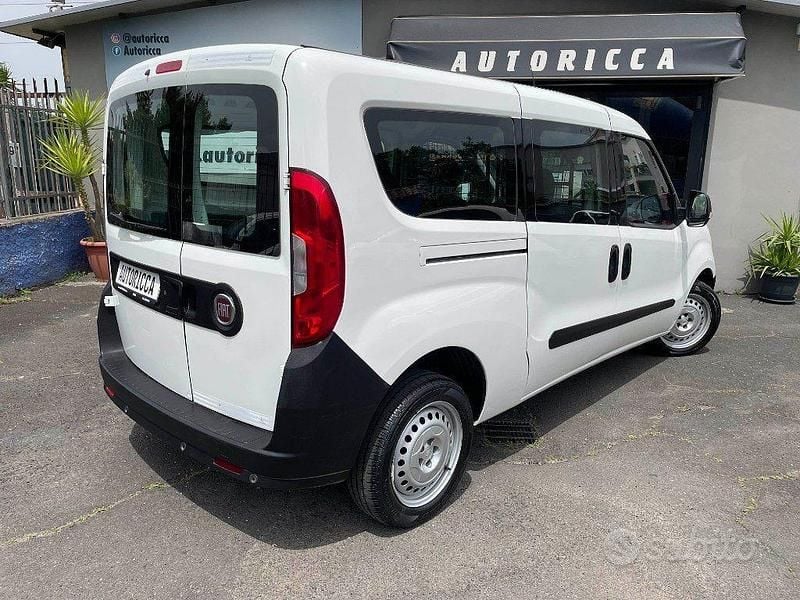 Usata Fiat Doblò 95 CV (69 kW) 2017 Bianco Monovolume