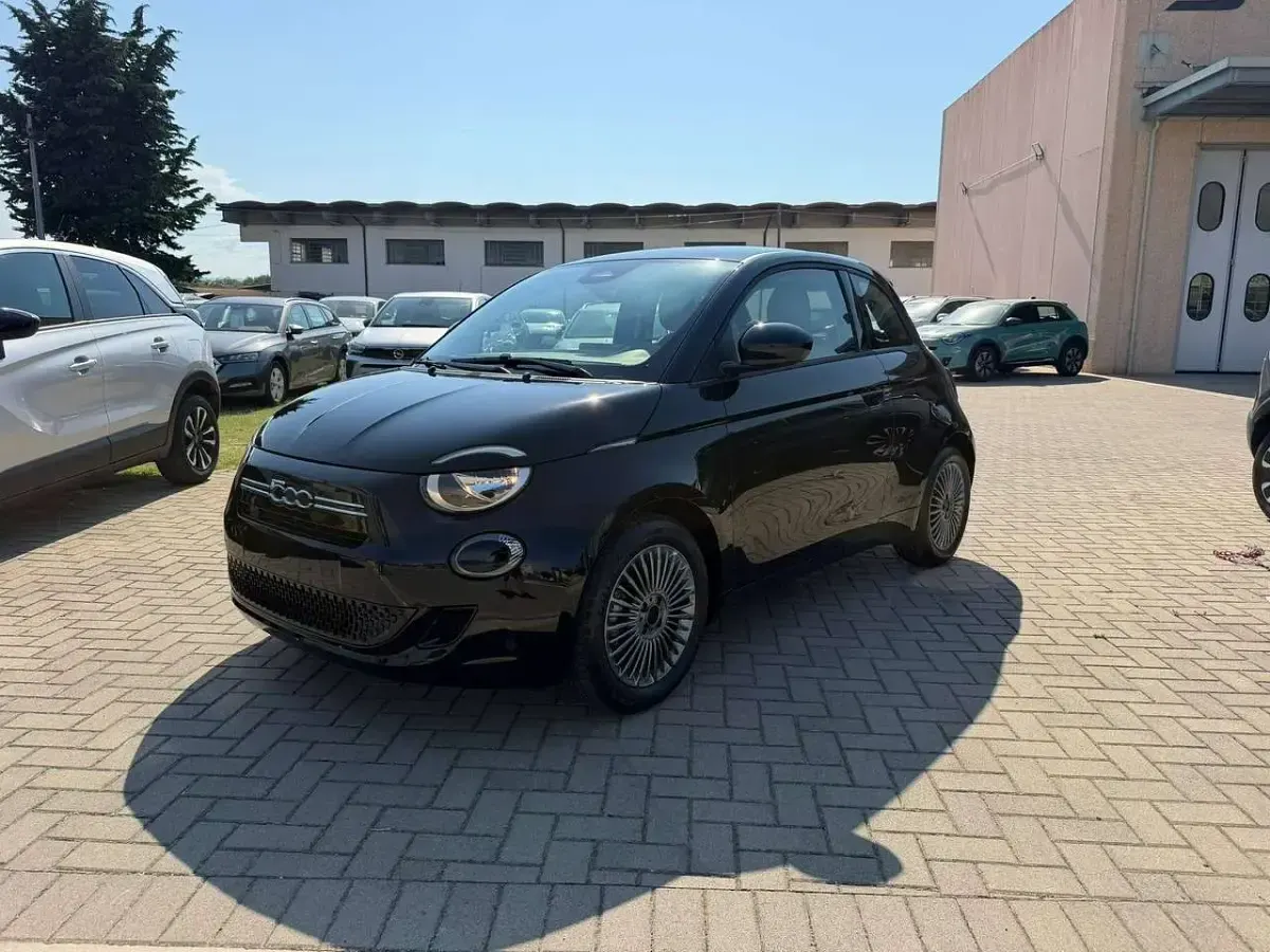 Nuova Fiat 500 69 CV (50 kW) 2026 Nero Utilitaria