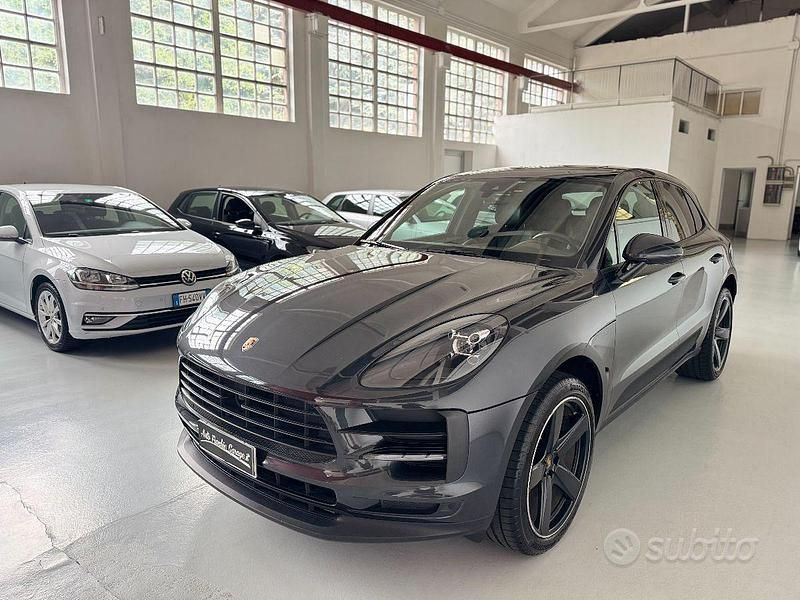 Grigio Usata 2019 Porsche Macan SUV | 45.500 € (Cara) - Immagine 1/4