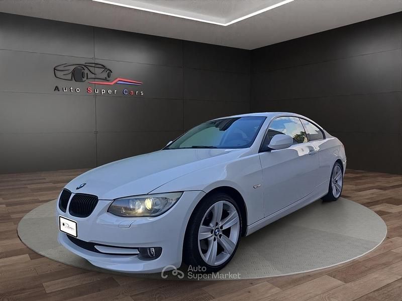 Bianco Usata 2012 BMW 320 Coupé | 7600 € (Buon prezzo) - Immagine 1/4