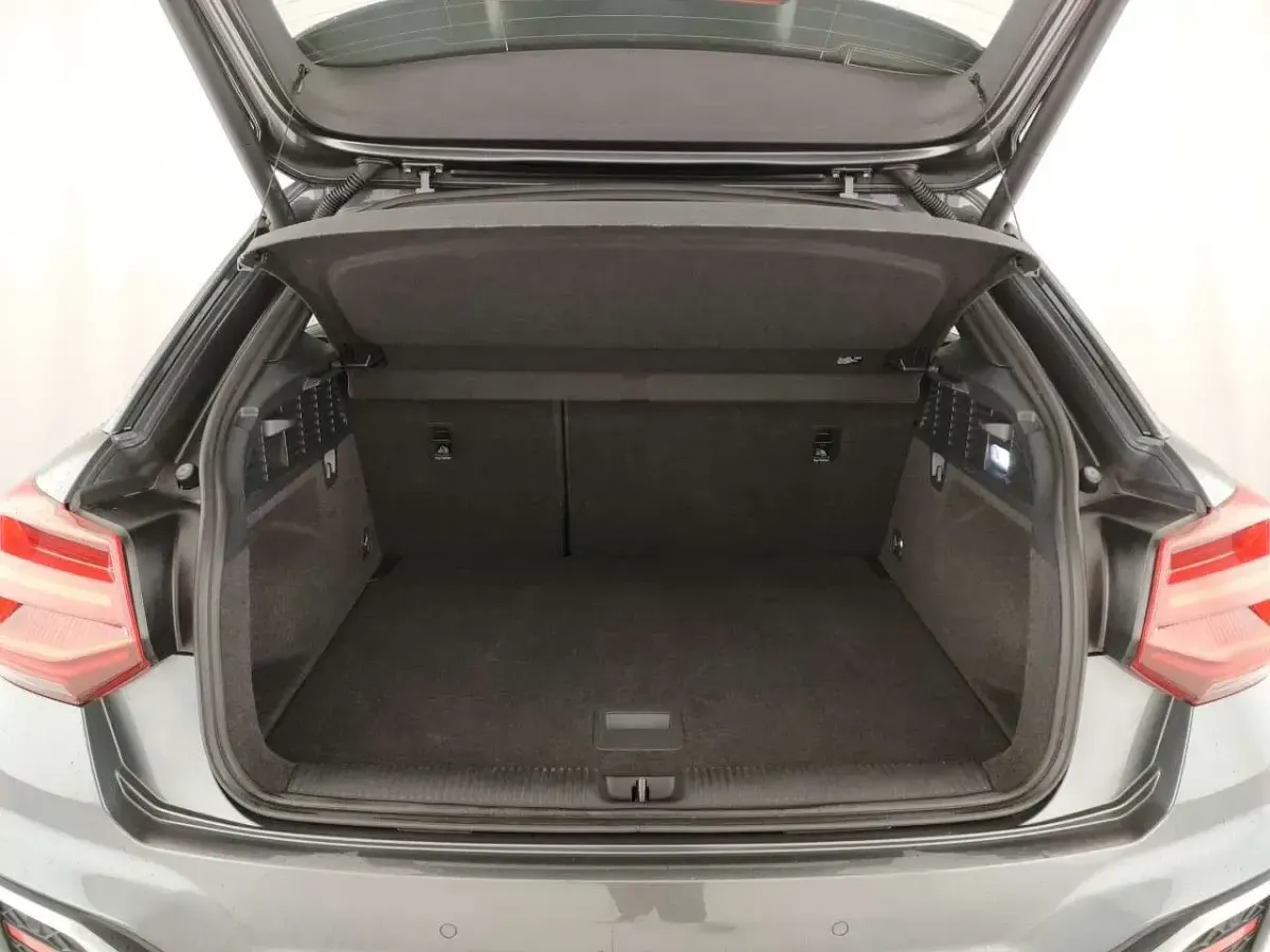Usata Audi Q2 S-Line 150 CV (110 kW) 2025 Grigio SUV