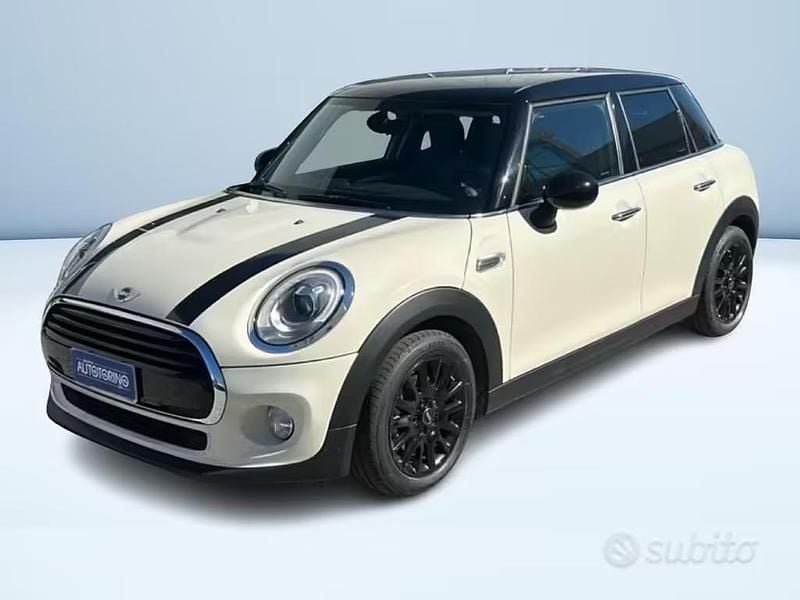 Usata Mini Cooper D Hype 116 CV (85 kW) 2017 Bianco Utilitaria