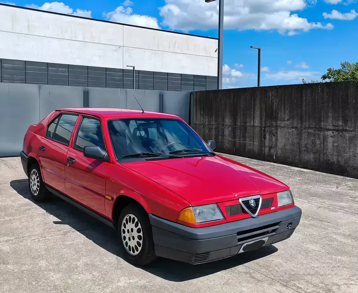 Brugt Alfa Romeo 33 86 HK (63 kW) 1989 Rød Sedan