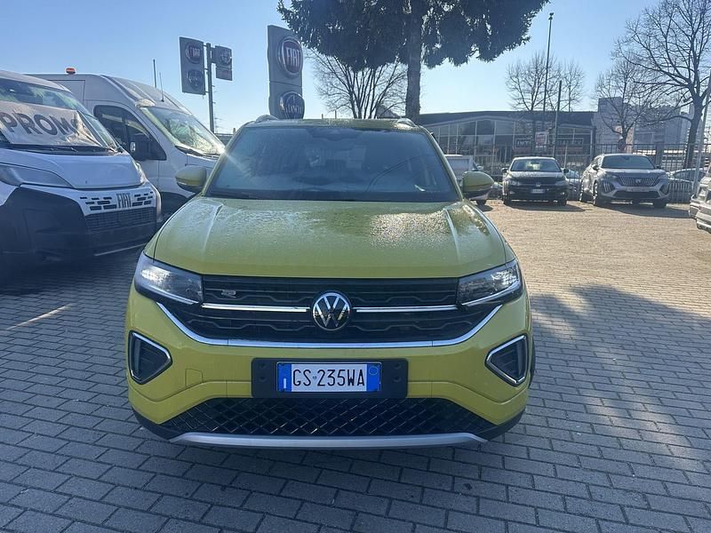 Usata VW T-Cross R-line 116 CV (85 kW) 2024 Giallo SUV