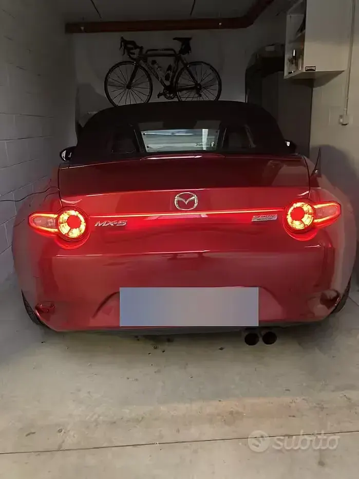 Usata Mazda MX5 131 CV (96 kW) 2021 Rosso Cabrio