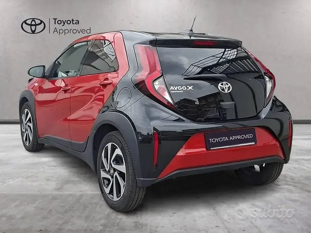 Usata Toyota Aygo X Trend 72 CV (52 kW) 2022 Nero SUV