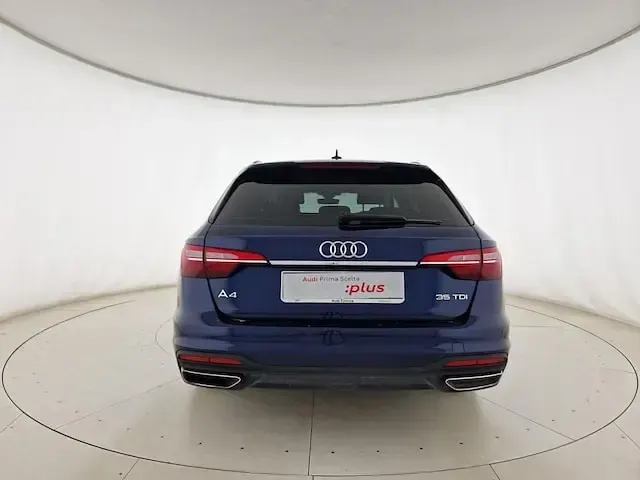 Usado Audi A4 Business 163 CV (119 kW) 2020 Azul Familiar
