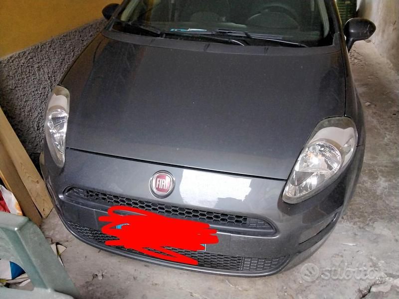 Usata Fiat Grande Punto 65 CV (47 kW) 2014 Grigio Utilitaria