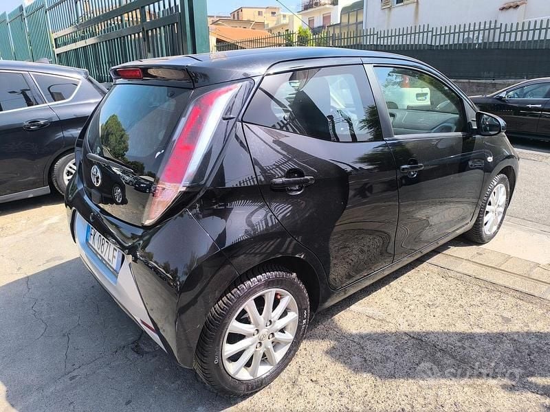 Usata Toyota Aygo X-Black 69 CV (50 kW) 2017 Nero Utilitaria