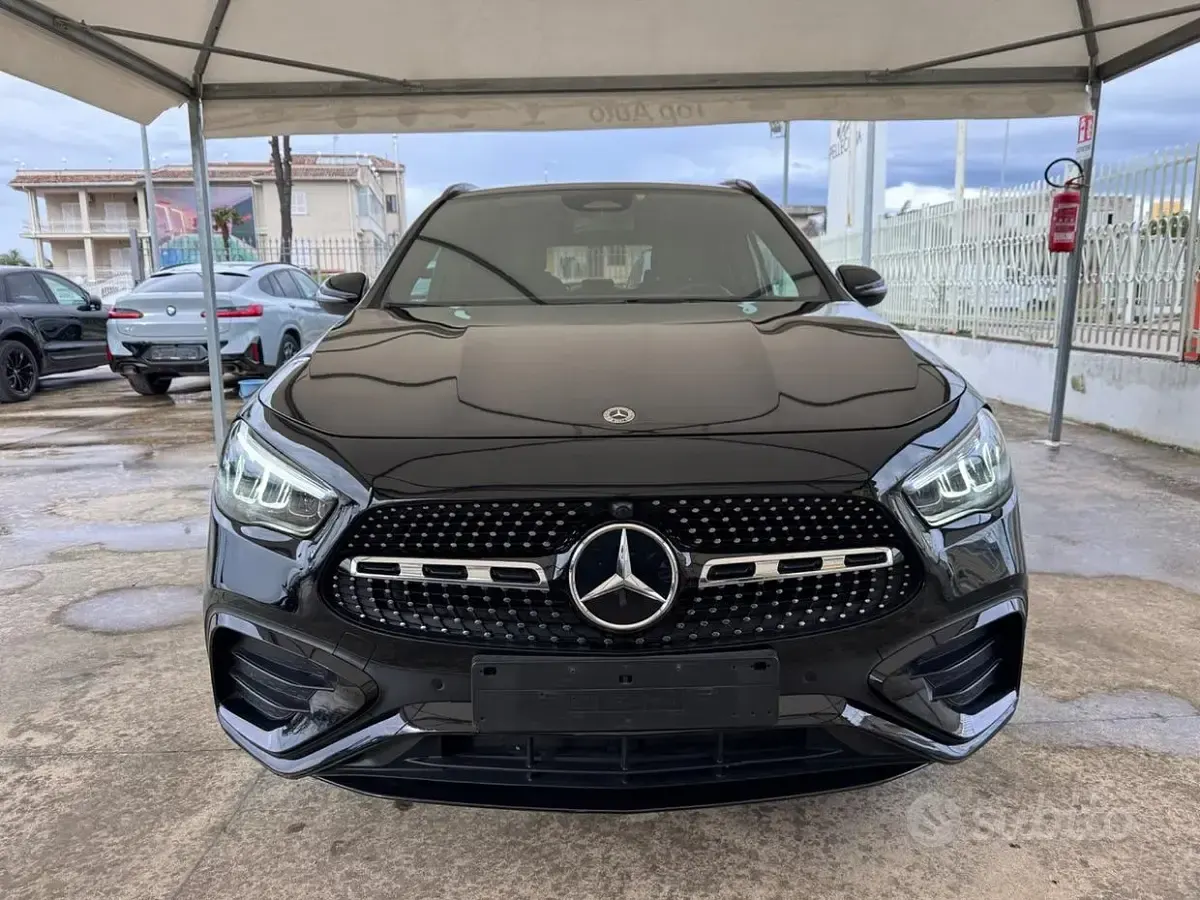 Usata Mercedes GLA180 AMG Line Premium Plus 116 CV (85 kW) 2023 Nero SUV