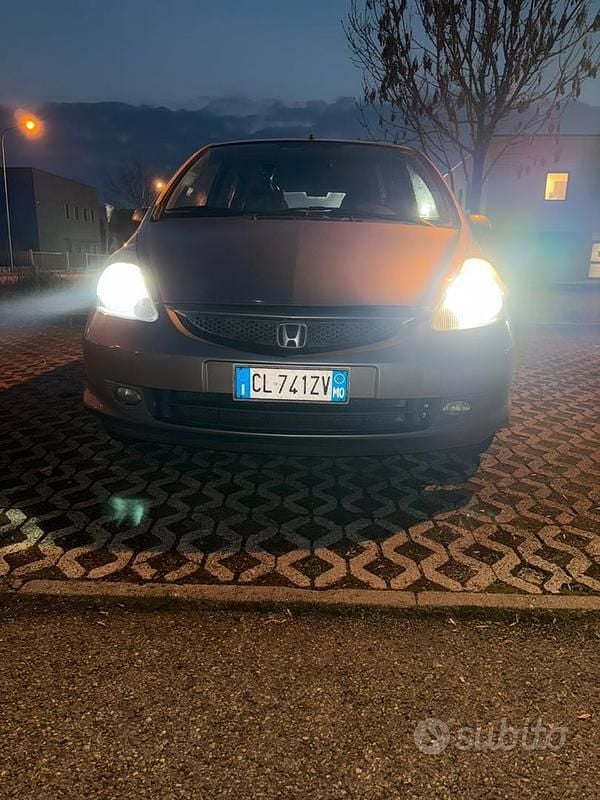 Usata Honda Jazz 75 CV (55 kW) 2005 Utilitaria