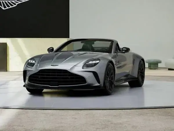 Nuova Aston Martin Vantage 665 CV (489 kW) 2026 Aluminite silver Coupé