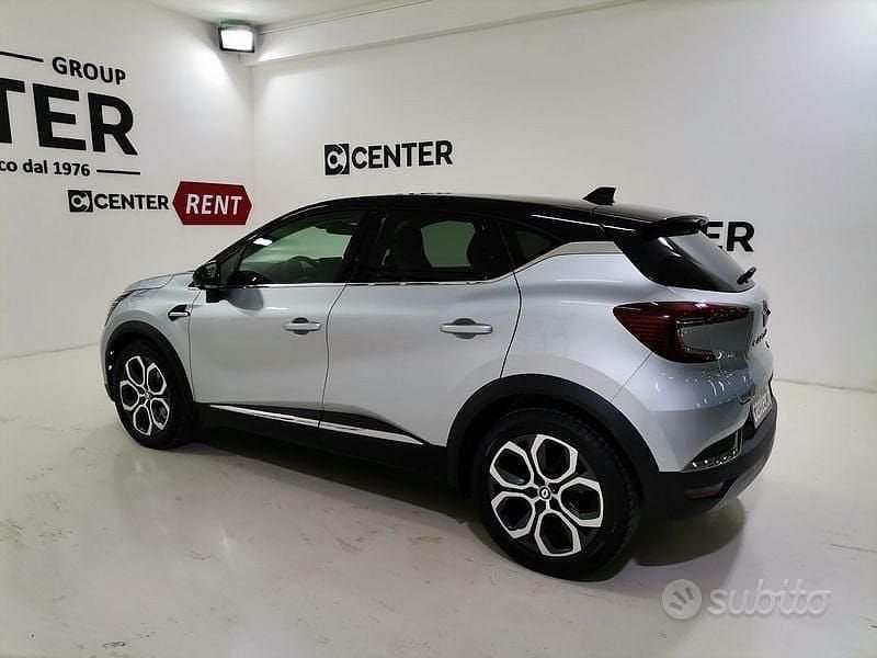 Usata Renault Captur 145 CV (106 kW) 2022 Grigio SUV