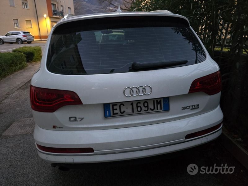 Bianco Usata 2010 Audi Q7 S-Line SUV | 18.000 € - Immagine 1/4