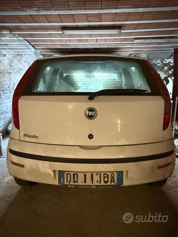 Usata Fiat Punto Dynamic 60 CV (44 kW) 2006 Bianco Berlina