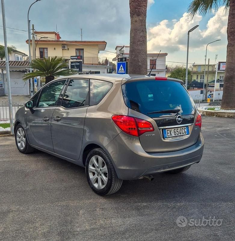 Usata Opel Meriva 2011 Grigio Monovolume