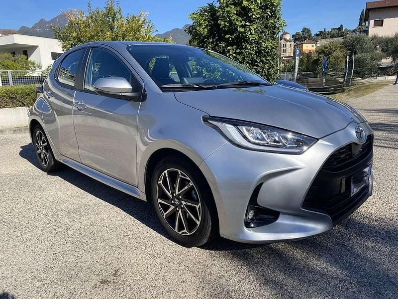 Usata Toyota Yaris Trend 72 CV (52 kW) 2022 Argento Utilitaria