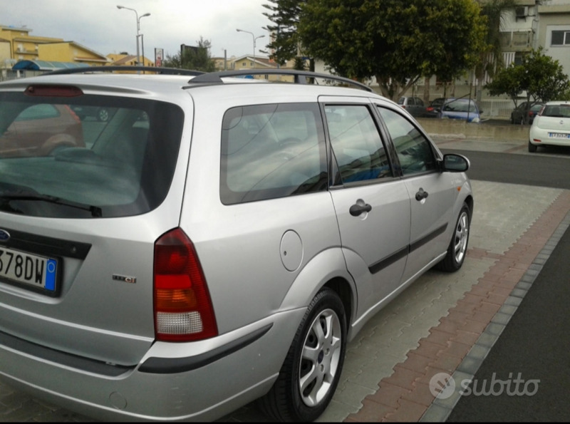 Usato 2005 Ford Focus 1.8 Diesel 116 CV (1.990 €)