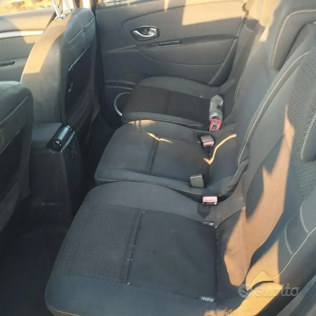 Usata Renault Scenic E-Tech 120 CV (88 kW) 2009 Marrone Berlina