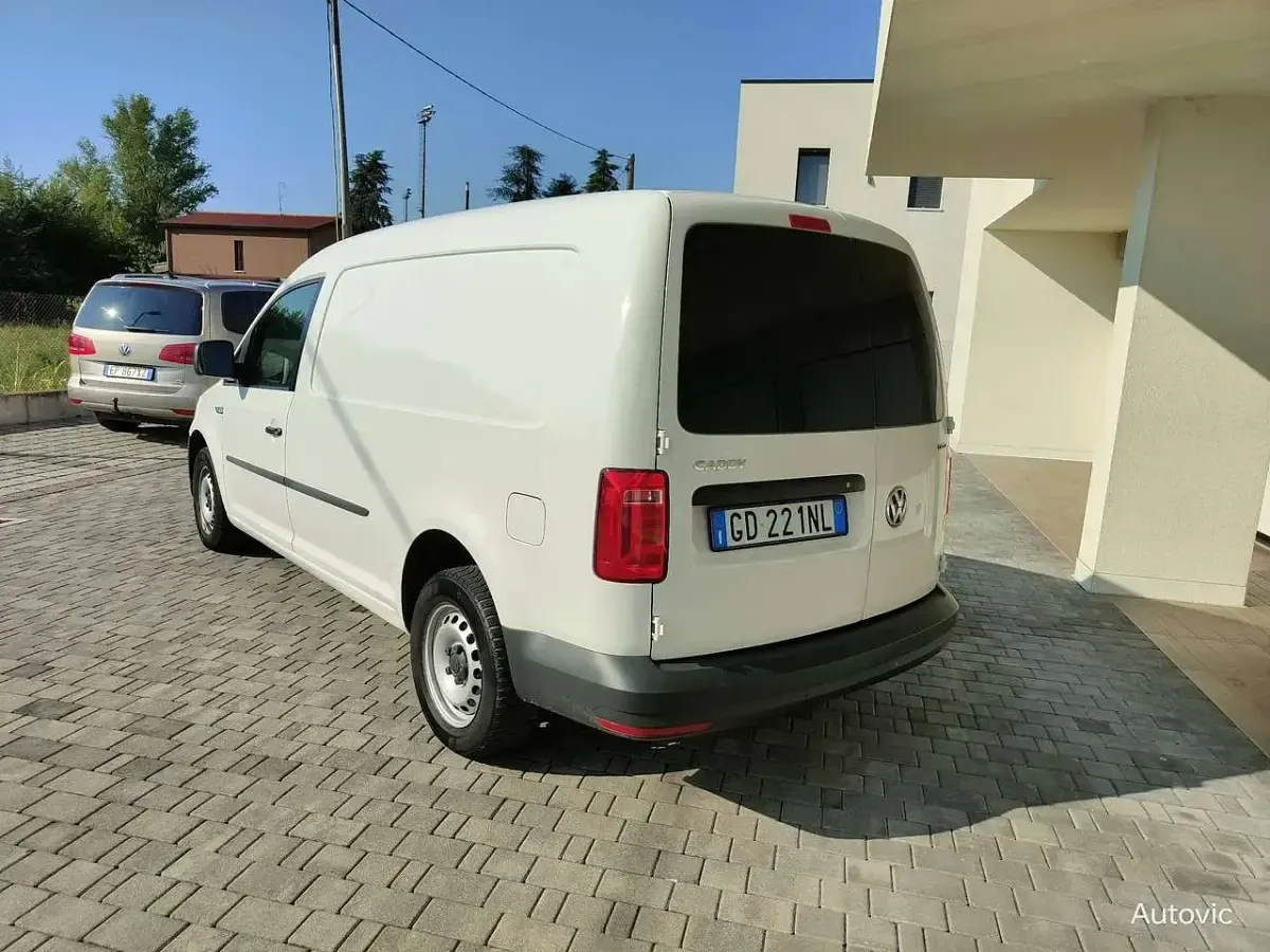 Usata VW Caddy Maxi Business 110 CV (80 kW) 2021 Bianco Monovolume