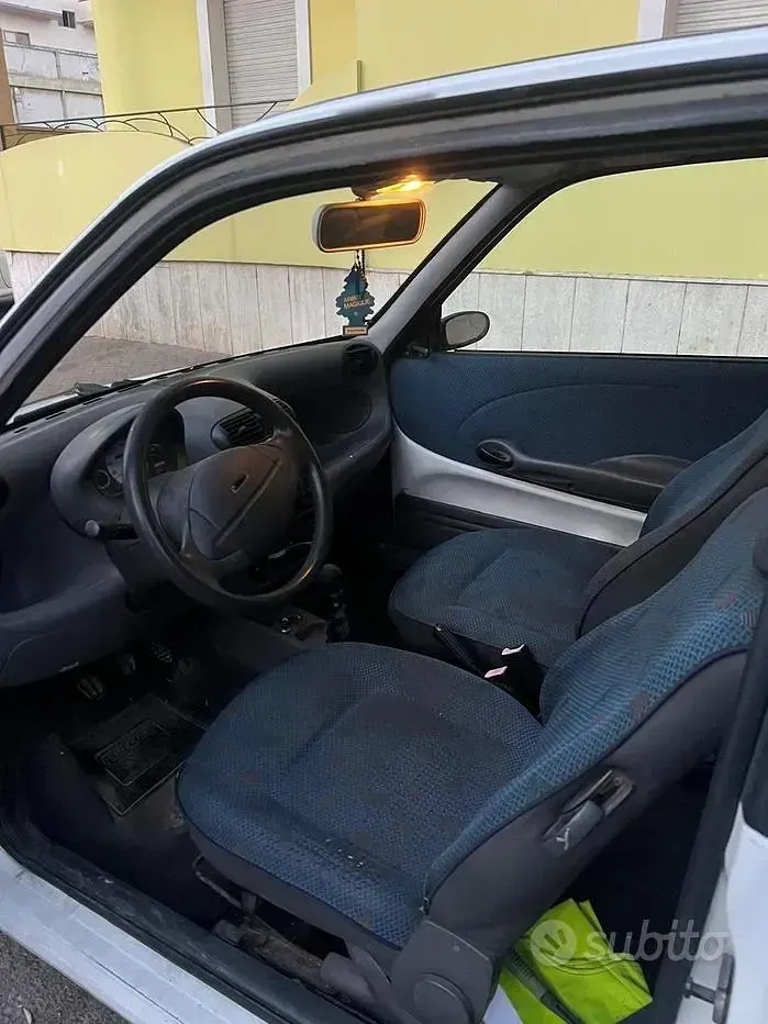 Usata Fiat 600 54 CV (39 kW) 2000 Bianco Berlina