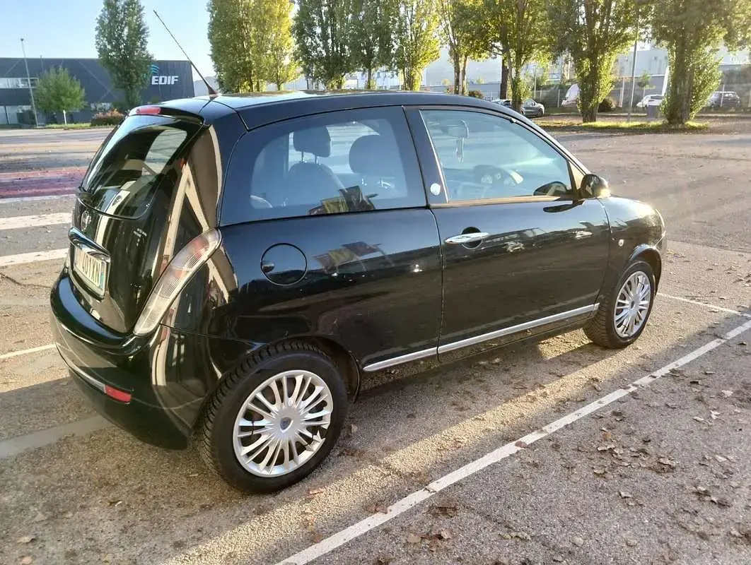 Usata Lancia Ypsilon 77 CV (56 kW) 2009 Utilitaria