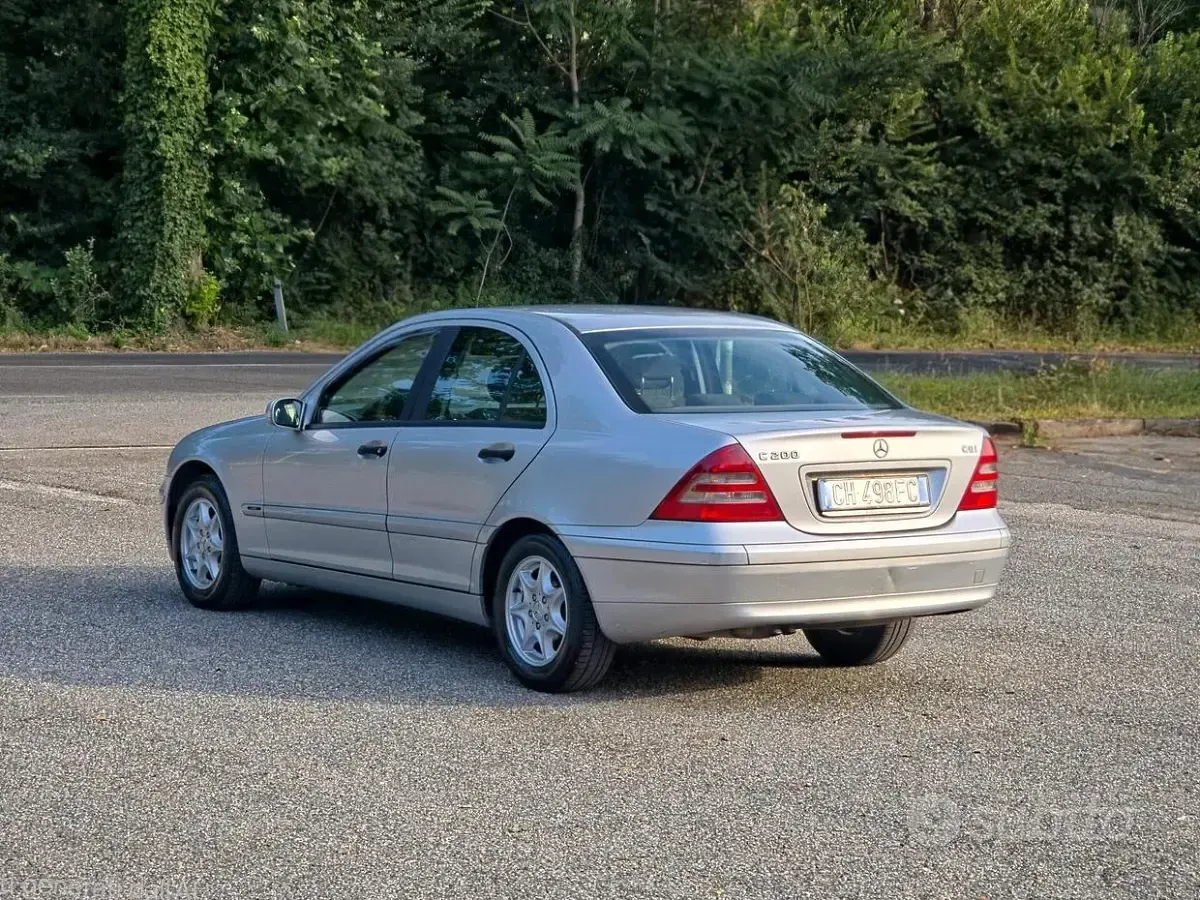 Usata Mercedes C200 Classic 122 CV (89 kW) 2003 Grigio Berlina
