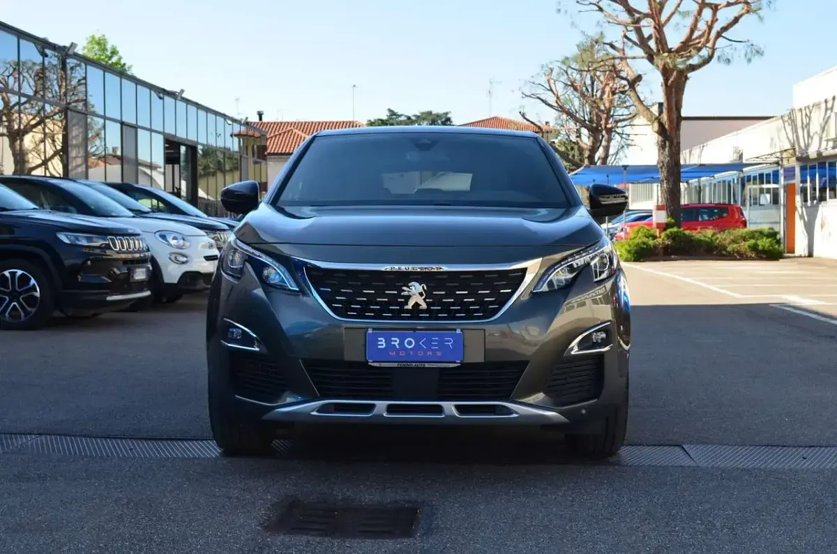 Usata Peugeot 3008 GT-line 131 CV (96 kW) 2019 Grigio amazonite SUV