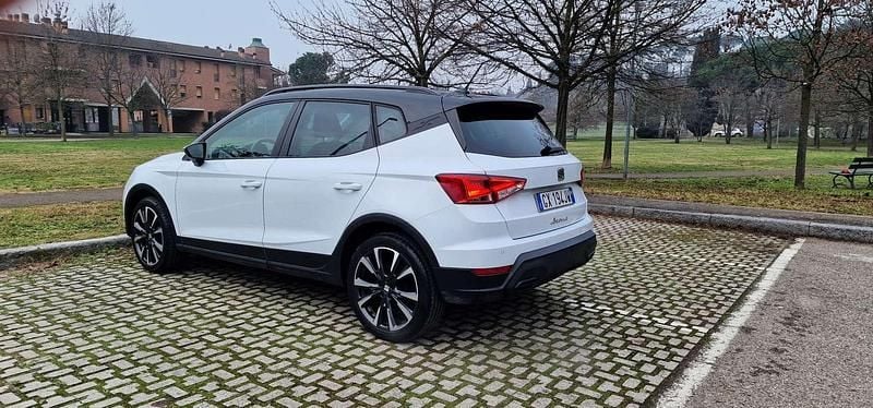 Usata Seat Arona Black Edition 95 CV (69 kW) 2024 Bianco SUV