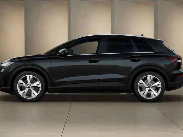 Nuova Audi Q4 e-tron Ambiente 150 kW (204 CV) 2026 Nero mythos metallizzato SUV