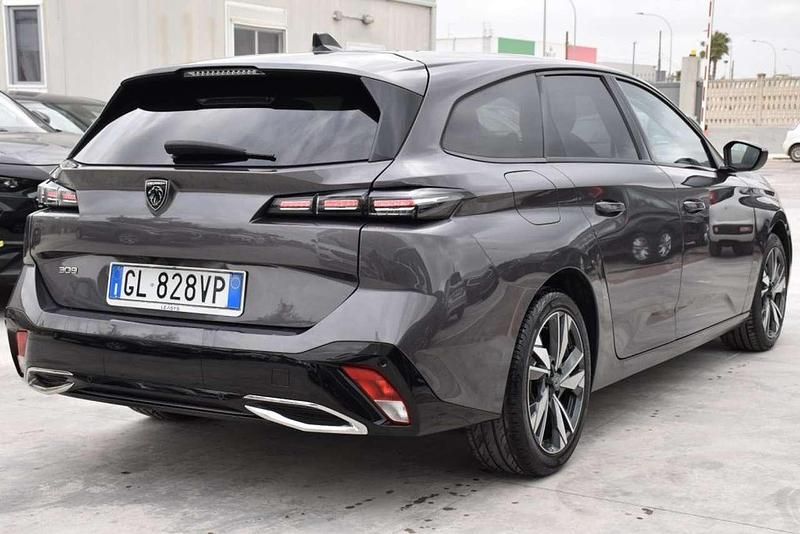 Usado Peugeot 308 Allure 131 CV (96 kW) 2022 Gris Familiar