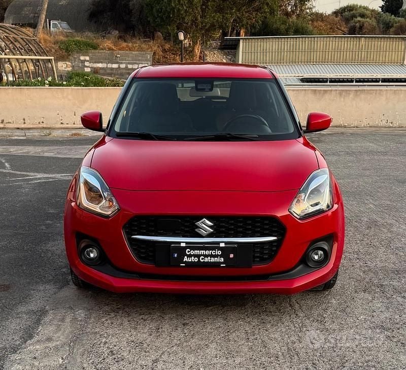 Rosso Usata 2021 Suzuki Swift Due volumi | 11.990 € (Ottimo prezzo) - Immagine 1/4