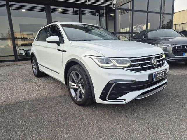 Usata VW Tiguan R-line 150 CV (110 kW) 2022 Bianco SUV