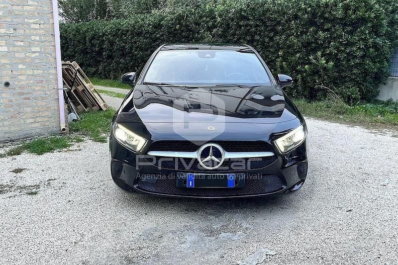 Usata Mercedes A180 116 CV (85 kW) 2020 Nero Utilitaria