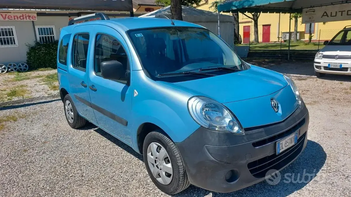 Usata Renault Kangoo 106 CV (77 kW) 2008 Blu Monovolume