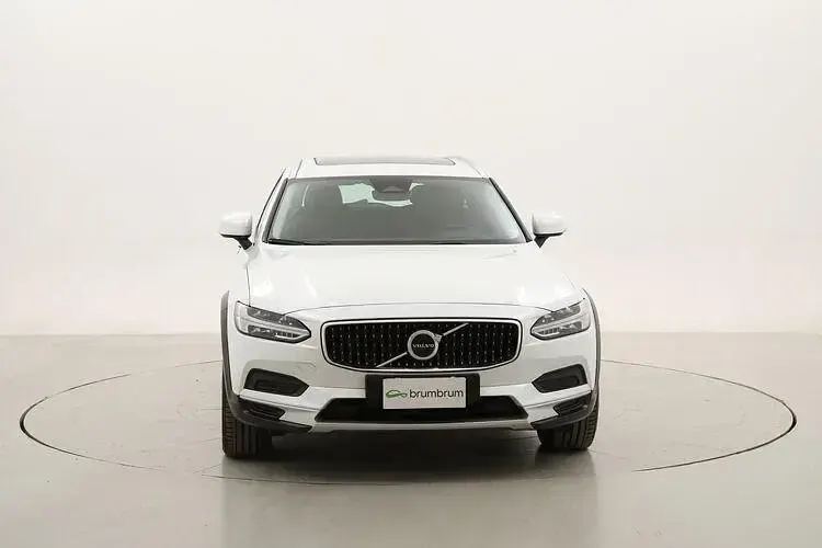 Begagnad Volvo V90 CC Plus 197 HK (144 kW) 2022 Vit Kombi
