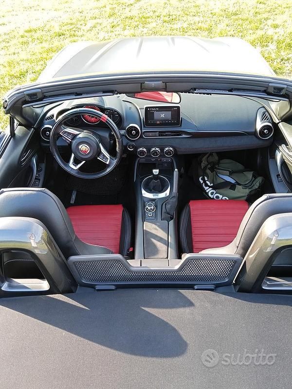 Usata Abarth 124 Spider 170 CV (125 kW) 2017 Grigio Cabrio