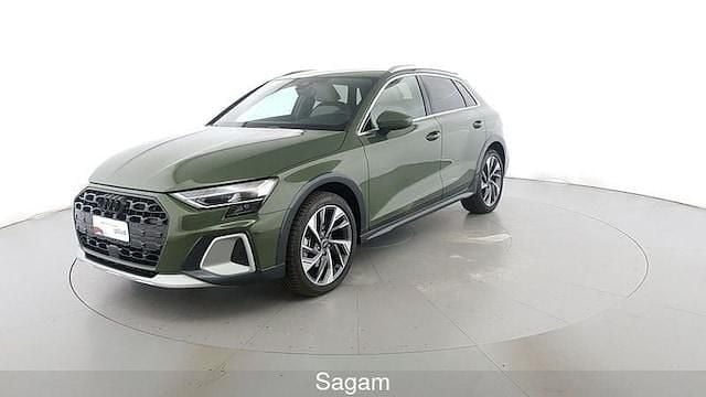 Verde district metallizzato Nuova 2025 Audi A3 Business | 40.900 € (Buon prezzo) - Immagine 1/4